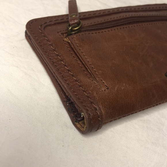 THE SAK brown leather floral embossed wallet. Holds up to 12 cards. - Picture 3 of 12